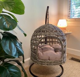 Brand New Luxury Wicker Hanging Cat Egg Chair with Stand