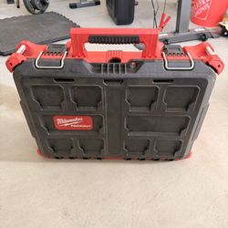 Milwaukee Pack out 22” Medium Size 