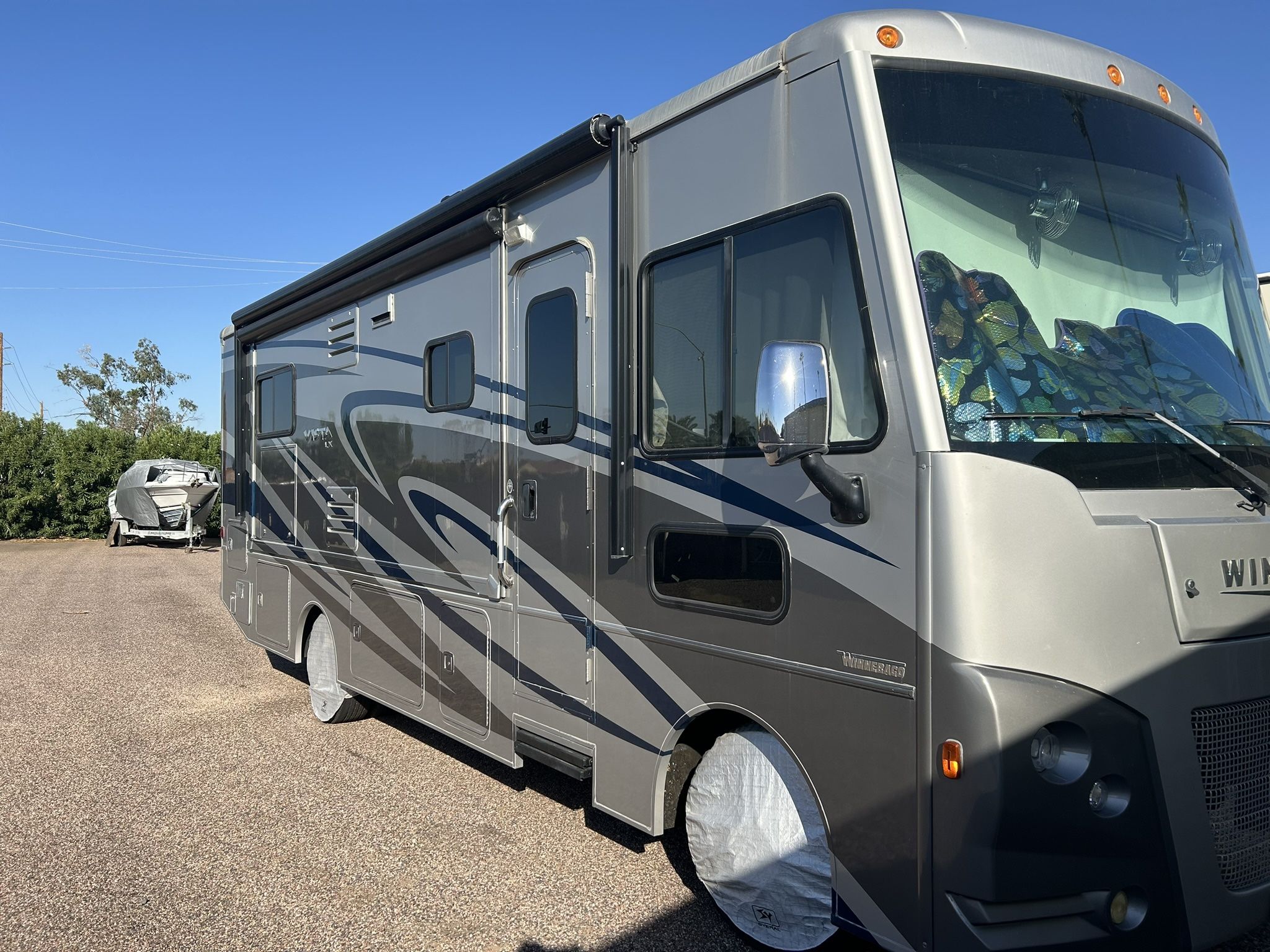 2017 Winnebago Vista LX
