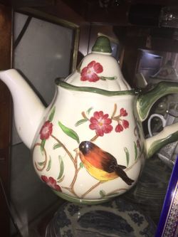 Tea pot