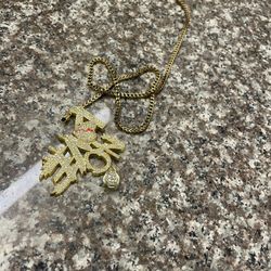 Gld Chain With pendant