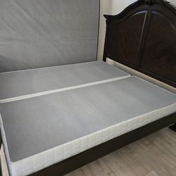 Calking Bed With Box Springs And Mattress