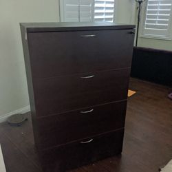 $20 office file cabinet W/ Key