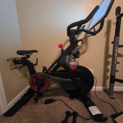 Peloton PLO1 indoor stationary exercise bike