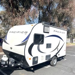 14 Foot TRAVEL TRAILER  2018 PACIFICA 14’