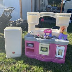 Step Two Kitchen Set With Refrigerator 