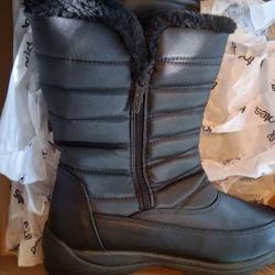 Rain Boots By Totes. New. Size 9. Ladies