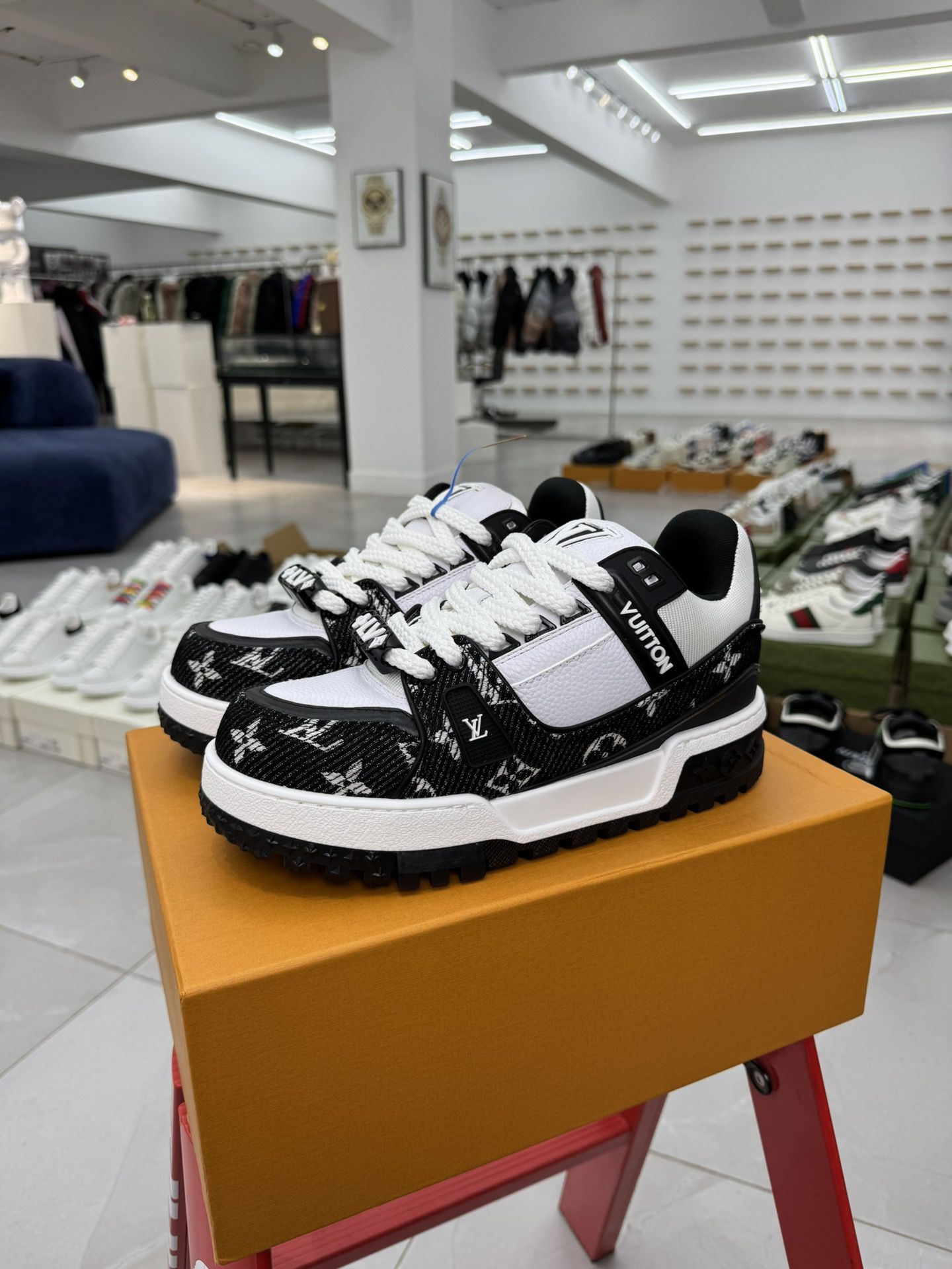 1:1 BLACK AND WHITE MONOGRAM TRAINERS Size 9