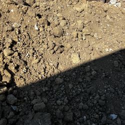 FREE CLEAN FILL DIRT!! FREE DELIVERY
