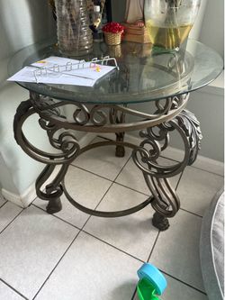 Glass table  set $100 obo