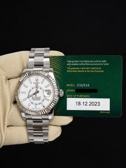 Rolex sky dweller (Like New)