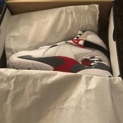 Jordan 8 Bugs B. Size 6.5y