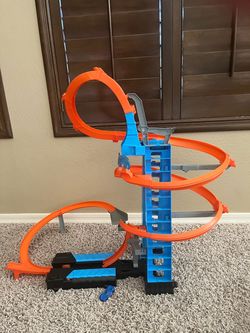 Hot Wheels Sky Crash Tower