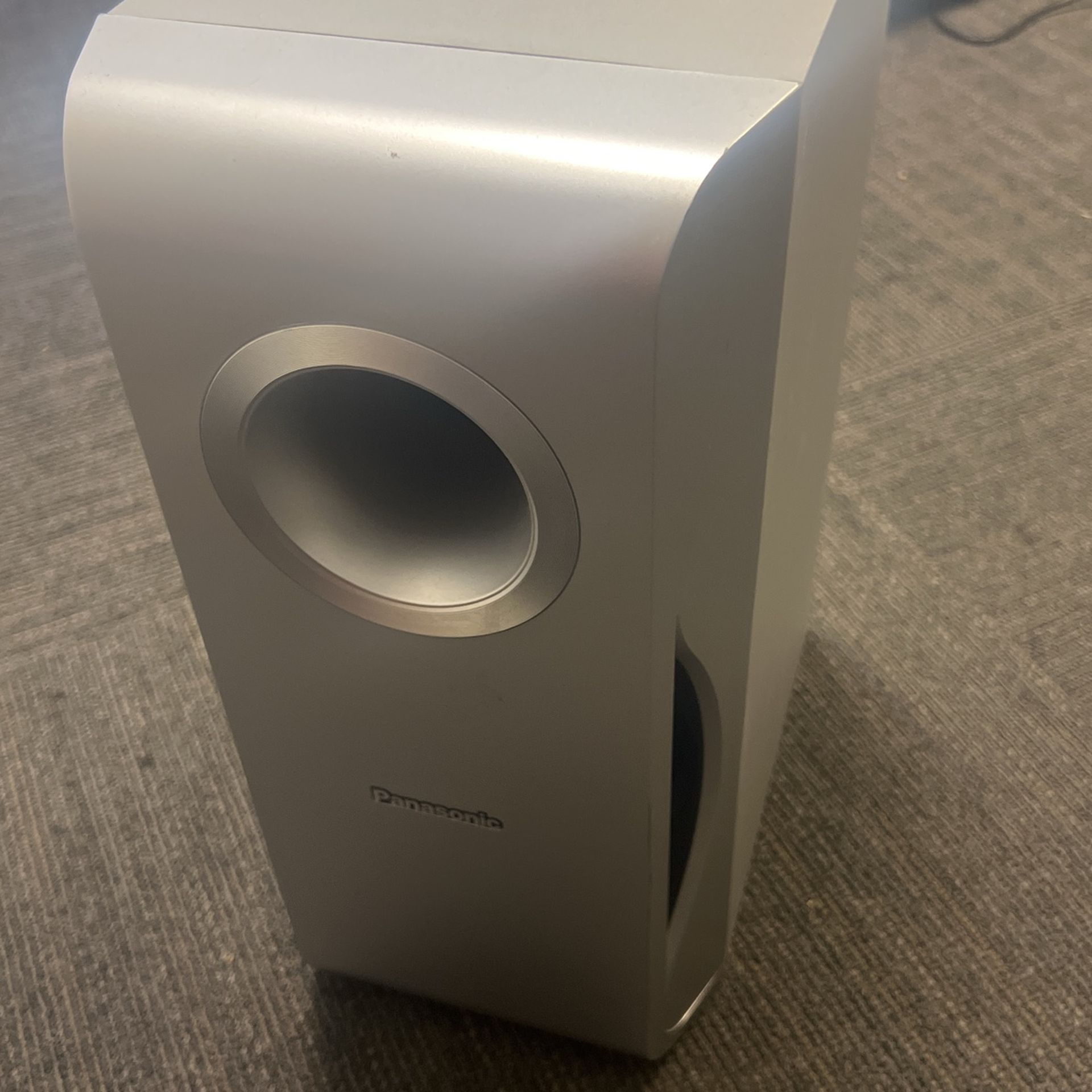 SURROUND SOUND SYSTEM (Panasonic SA HT40)