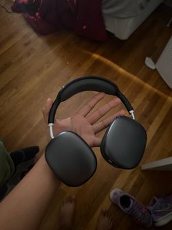 Apple AirPods Max Headphones Space Gray