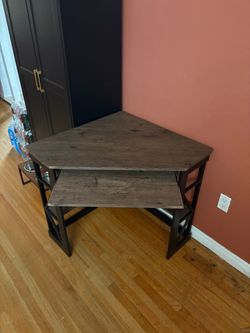 Corner Desk with slide out keyboard compartment