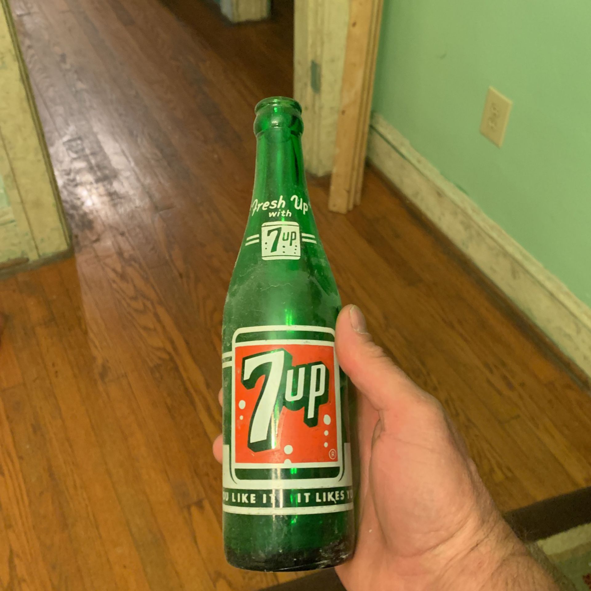 Vintage 7-Up bottle