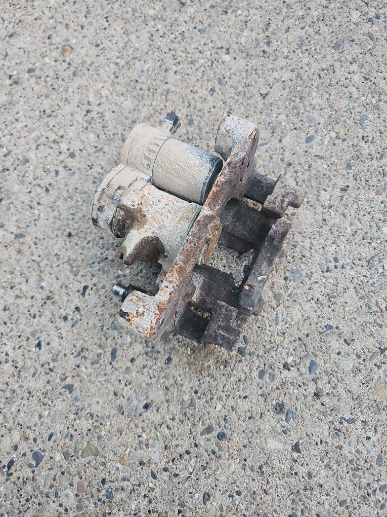 Rear Calipers With Eletronic E Brake