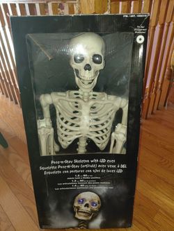 Pose-n-stay skeleton with LED eyes