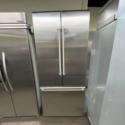 THERMADOR BUILT IN REFRIGERATOR