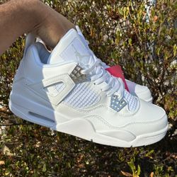 Jordan 4s Size 10 300$ 