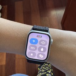 Apple Watch Series 8 (GPS) – 41mm Aluminum – Great Condition + Bands + Charger