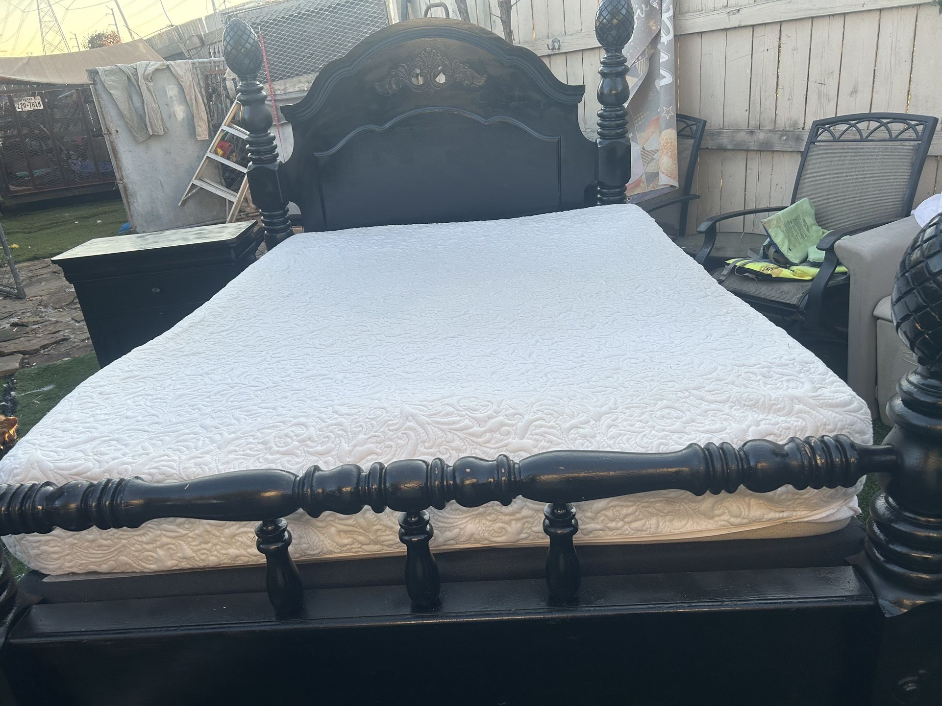 Complete Queen Bed Set