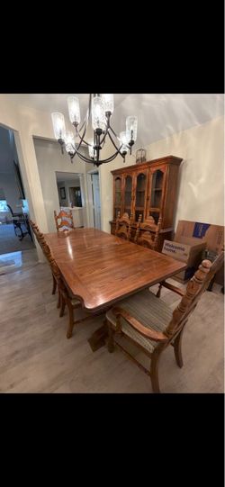 Dining Room Set W/6 Chairs