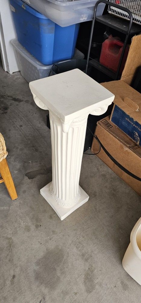 STATUE HOLDER, 30 INCH TALL