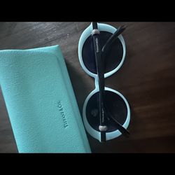 Women Tiffany & Co Sunglasses 