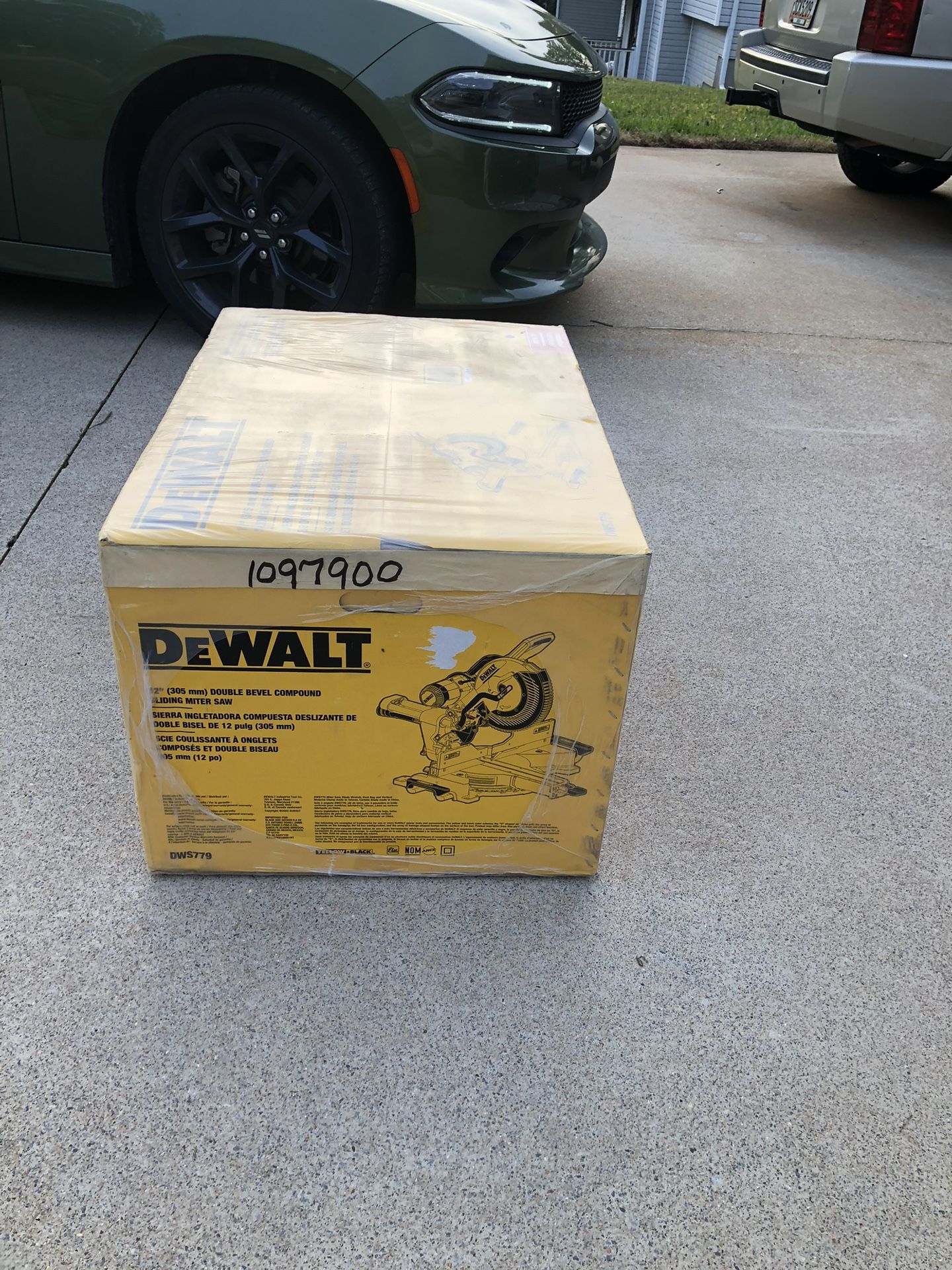BRAND NEW 12" (305 mmm)DOUBLE BEVEL COMPOUND SLIDING PATER SAW