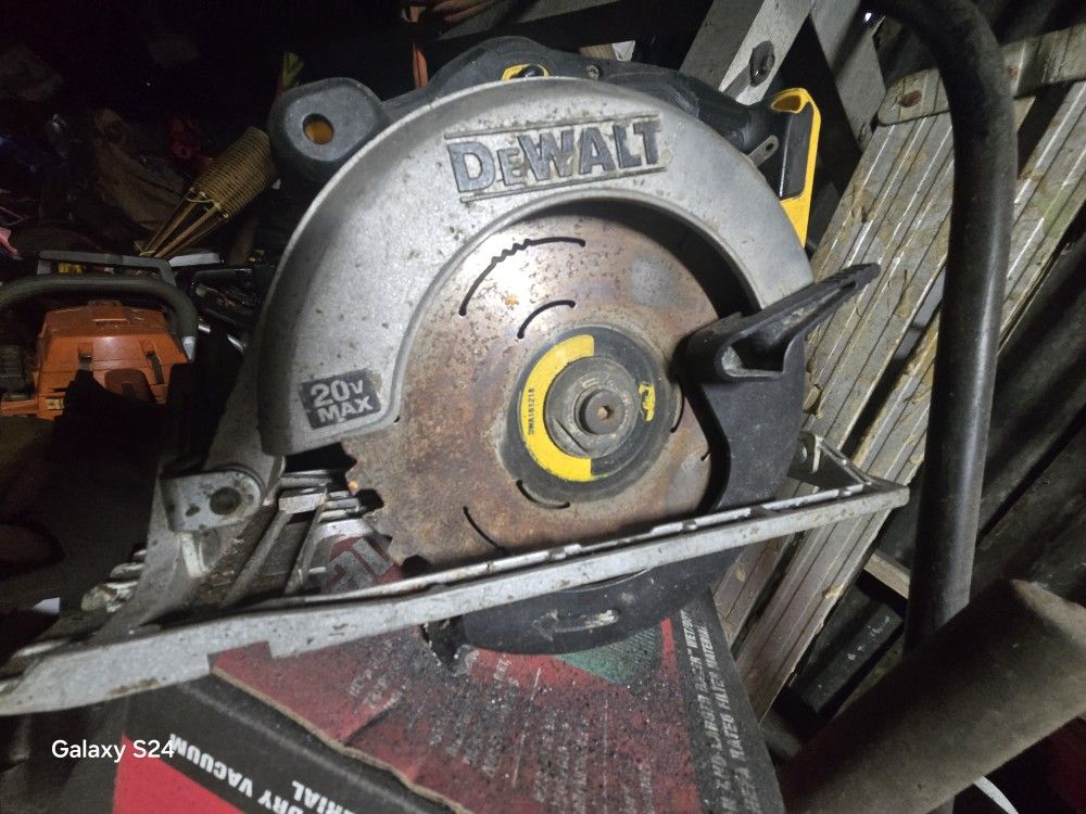 DeWalt20v Cordless Circular Saw