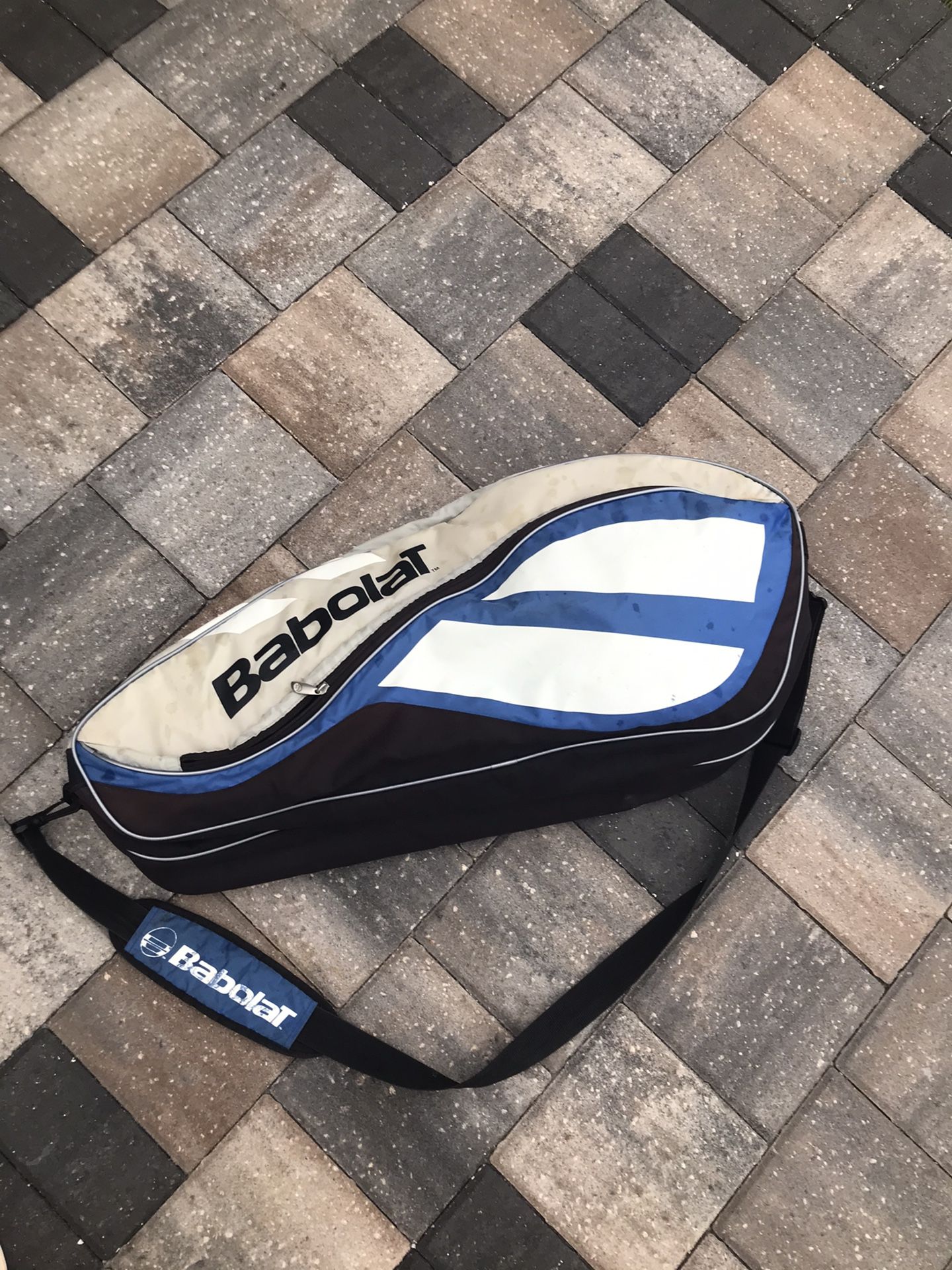 Six racquet Babolat tennis racquet bag with two racquet pockets and one side pocket