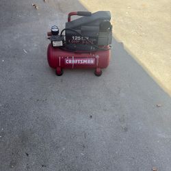 Craftsman 125 Psi 1.5 HP 3 gallon Compressor 