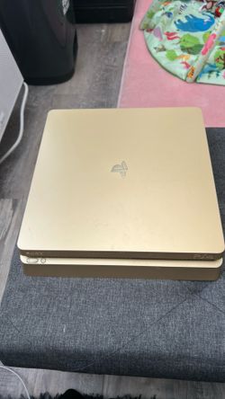 Play station 4 1TB console and remote