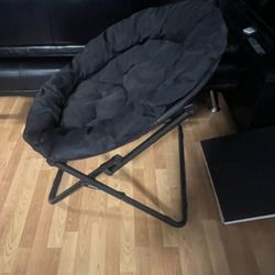 Black Circle Chair Folding 3ft Diameter Barely Used