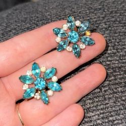 Vintage Earrings Coro Blue Flower