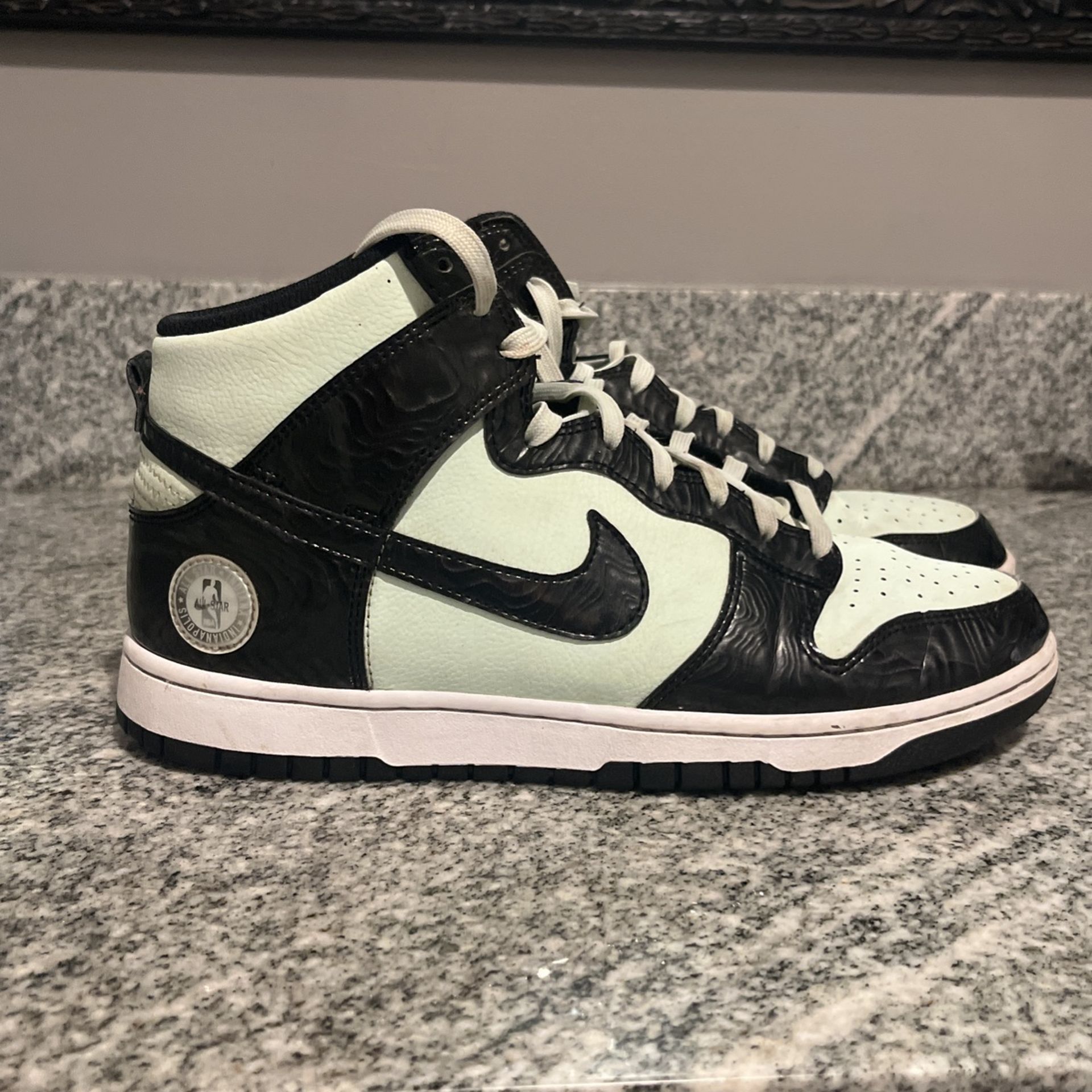 Nike Dunks High SE All Star Size 9