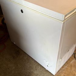 General Electric Ice Chest