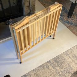 Portable Crib And Mattress 