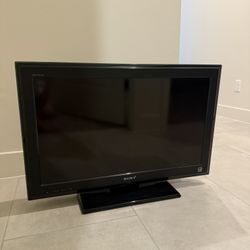 Sony Bravia 32 Inch TV  720p With Remote 