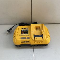 Dewalt 8 Amps Fast Charger DCB118 Model 