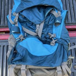 “Like New” Gregory Deva 60 Backpacking Pack