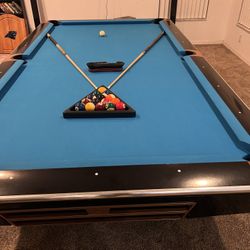 Classic Brunswick Gold Crown IV Pool Table