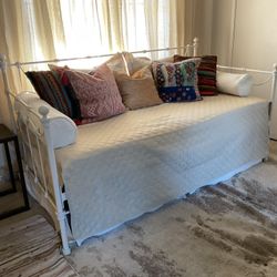 Twin Daybed With Trundle