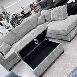 Light Grey Sectional With Storage Ottoman 🔥🔥🔥🔥