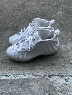 White foam posaite