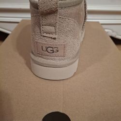 Authentic Ugg Sand Color  Boots Ultra Mini Size 9 New