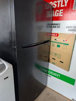 Frigidaire Black Top-Freezer Refrigerator