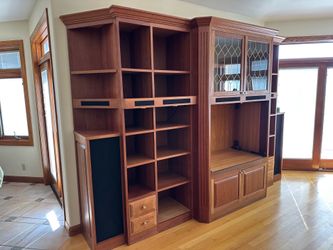 Custom Entertainment Unit in Oak Wood